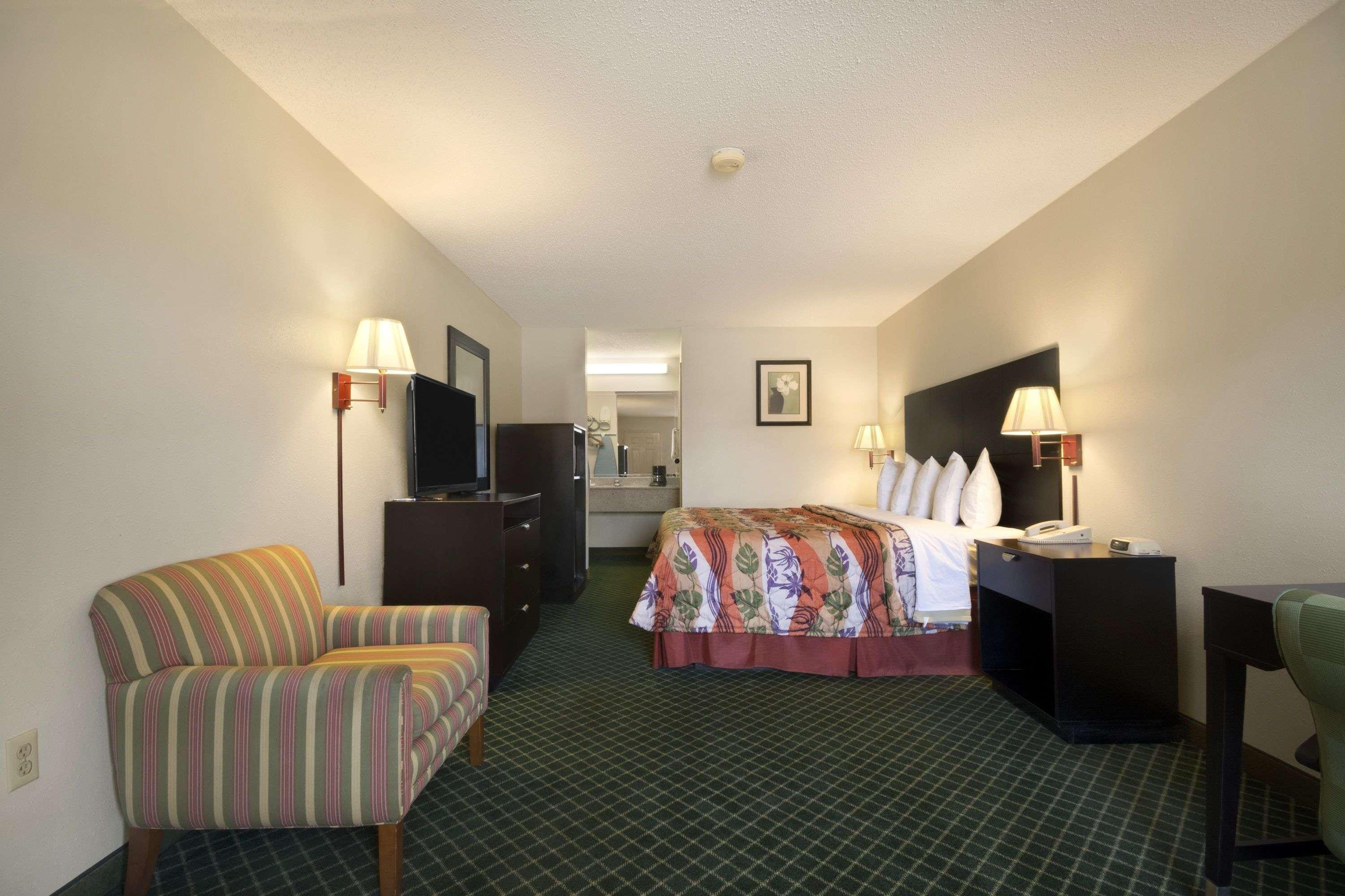 Days Inn By Wyndham Alma Ngoại thất bức ảnh